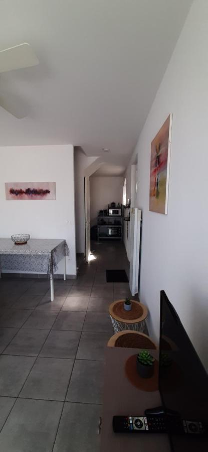Jolie Maisonnette A Proximite De Toutes Commodites Сент-Марі-де-ла-Мер Екстер'єр фото
