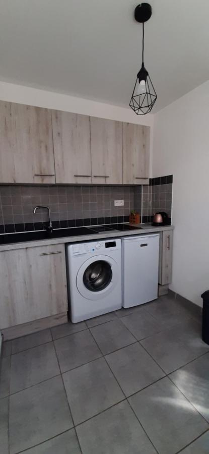 Jolie Maisonnette A Proximite De Toutes Commodites Сент-Марі-де-ла-Мер Екстер'єр фото